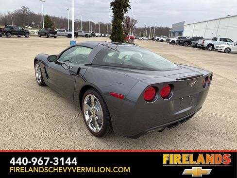 Used 2010 Chevrolet Corvette Coupe w/ 1LT image 8