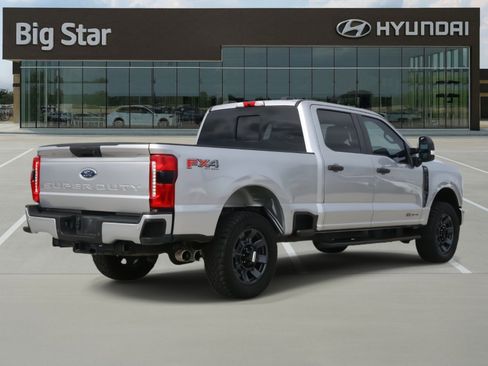 Used 2024 Ford F250 XL w/ STX Appearance Package image 4