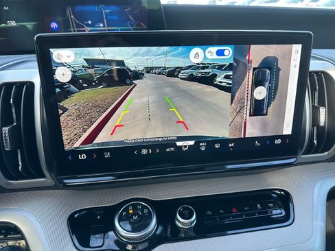 New 2025 Ford Expedition Active image 19