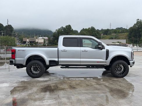 Used 2024 Ford F250 XLT w/ XLT Premium Package AWD/4WD image 2