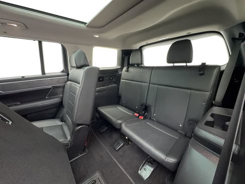Used 2025 Hyundai Santa Fe Limited FWD image 27