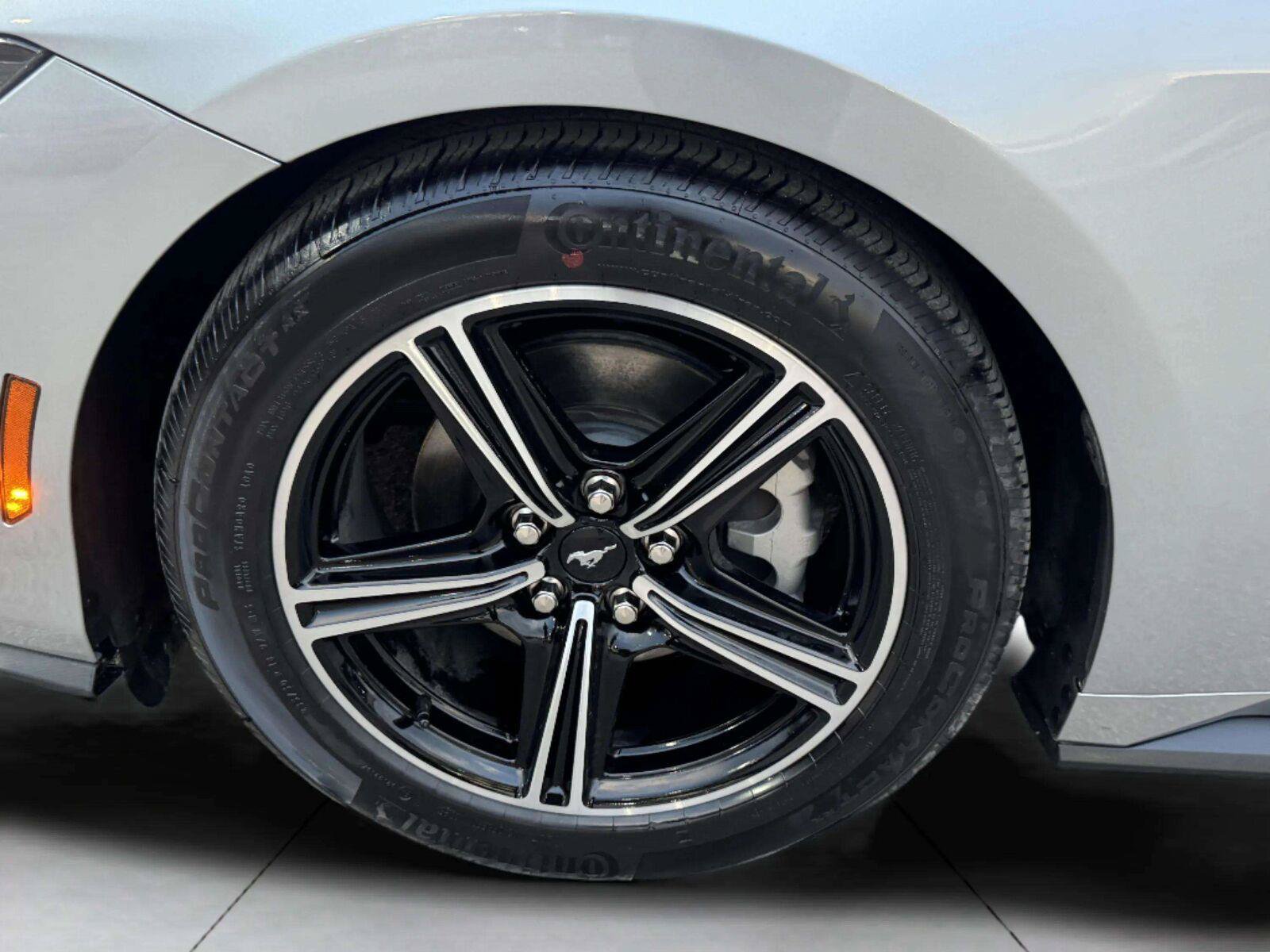 Used 2025 Ford Mustang Premium RWD image 41