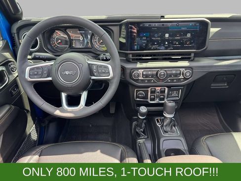 Used 2026 Jeep Wrangler Unlimited Sahara AWD/4WD image 10