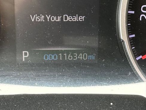 Used 2020 Toyota RAV4 XLE w/ Convenience Package FWD image 14