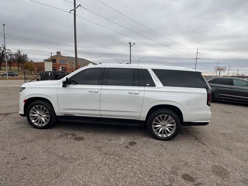 Used 2021 Cadillac Escalade ESV Premium Luxury image 41