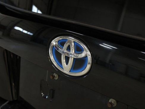 Used 2017 Toyota Prius Three image 32