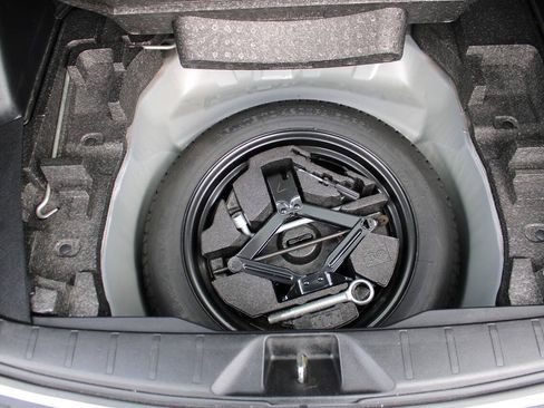 Used 2015 Subaru Forester 2.5i Premium AWD/4WD image 38