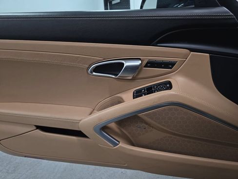 Certified 2021 Porsche 718 Boxster RWD image 22