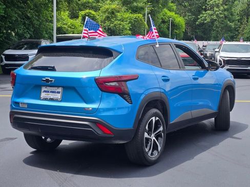 Certified 2025 Chevrolet Trax RS FWD image 11