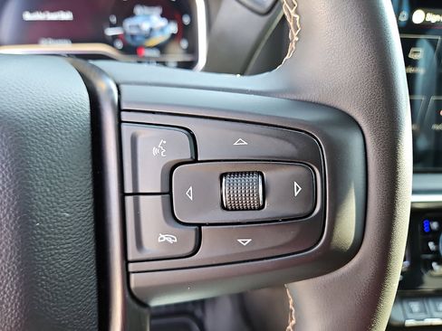 Used 2024 GMC Sierra 2500 AT4 w/ AT4 Premium Plus Package image 18