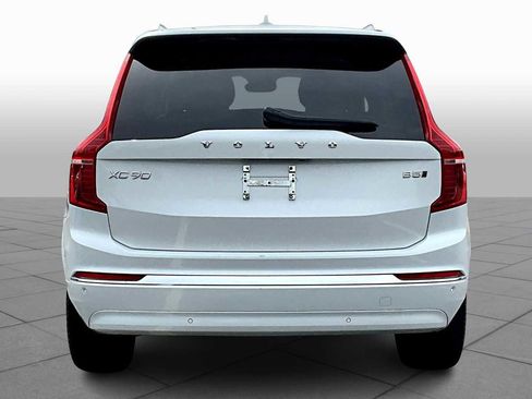 Certified 2023 Volvo XC90 B5 Plus image 4