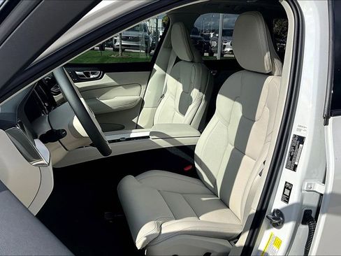 New 2026 Volvo XC60 B5 Ultra w/ Protection Package Premier image 16