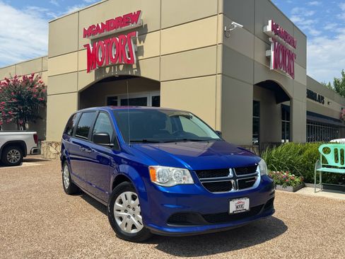 Used 2019 Dodge Grand Caravan SE w/ UConnect Hands-Free Group FWD image 1