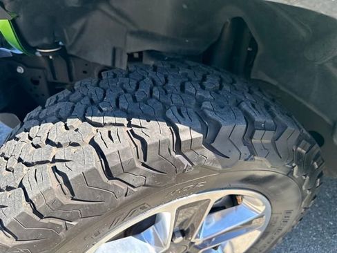 Used 2019 Jeep Wrangler Unlimited Sahara w/ Cold Weather Group image 26