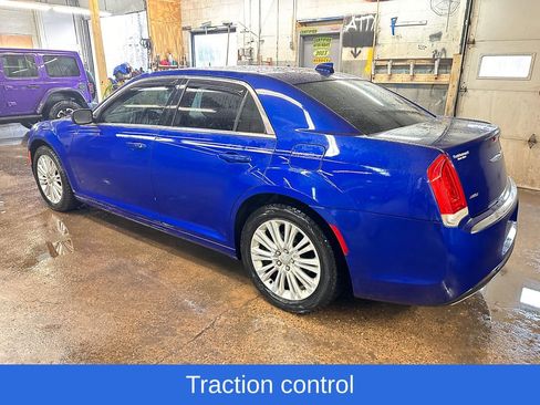 Used 2019 Chrysler 300 Touring L w/ Quick Order Package 22F image 5