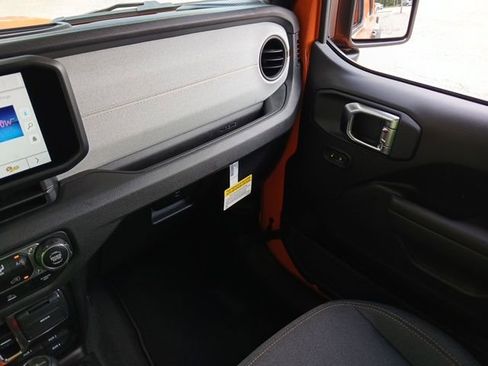 New 2025 Jeep Gladiator Sport image 37