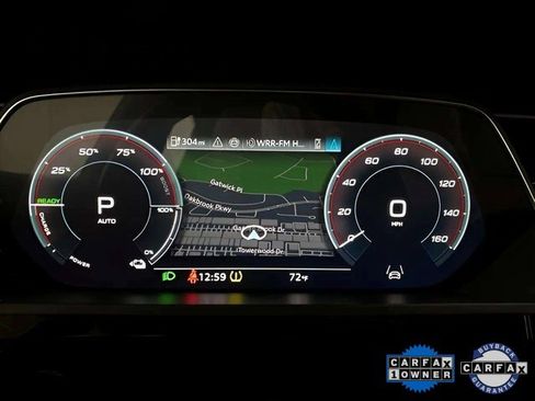 Used 2024 Audi Q8 e-tron Premium image 9