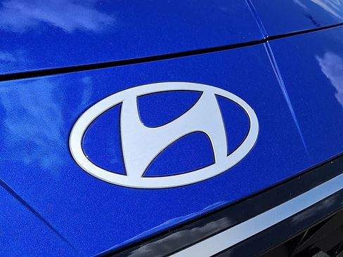 Used 2025 Hyundai Elantra Limited FWD image 32