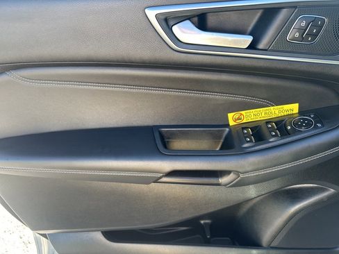 Used 2024 Ford Edge Titanium image 15