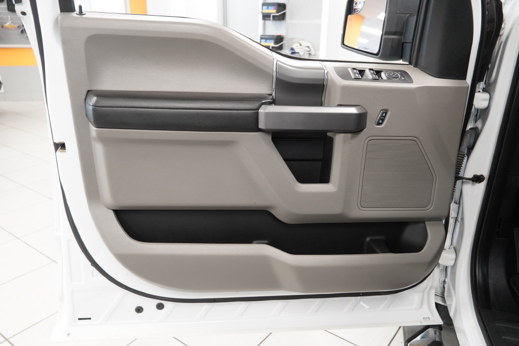 Used 2019 Ford F150 XLT w/ Equipment Group 302A Luxury AWD/4WD image 16