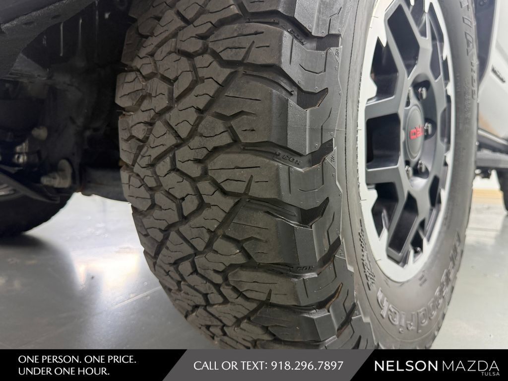 Used 2024 Toyota Tacoma TRD Sport AWD/4WD image 11