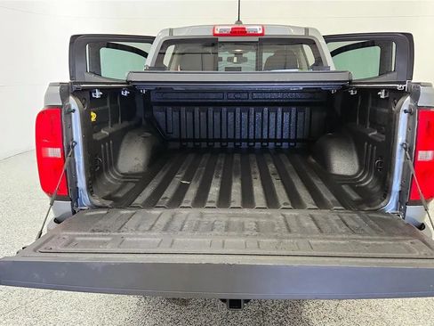 Used 2022 Chevrolet Colorado Z71 AWD/4WD image 19