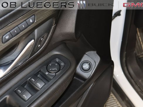 Certified 2021 GMC Terrain SLT w/ Elevation Edition FWD image 7