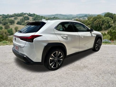 Used 2021 Lexus UX 200 w/ Accessory Package (Z2) FWD image 10