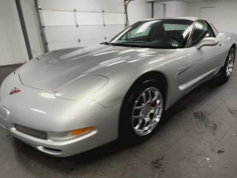 Used 2001 Chevrolet Corvette Z06 w/ Memory Pkg RWD image 4