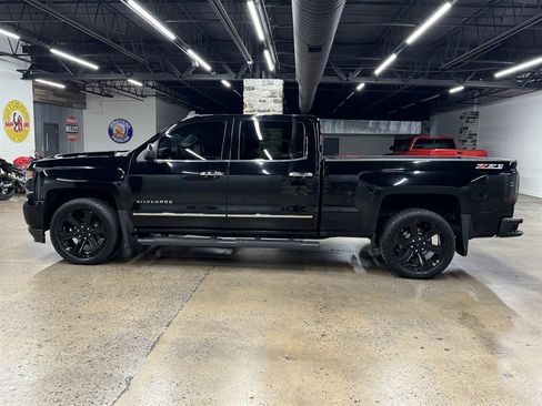 Used 2016 Chevrolet Silverado 1500 LTZ Z71 w/ LTZ Plus Package AWD/4WD image 4