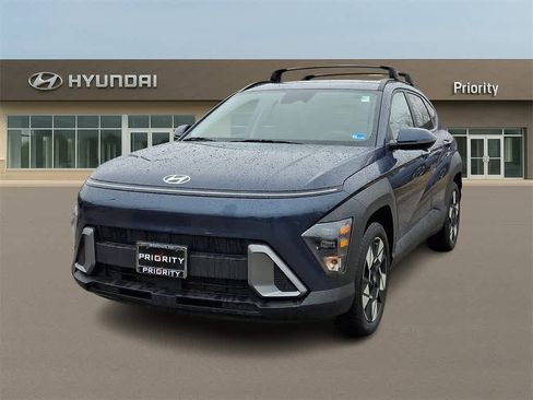 Used 2025 Hyundai Kona SEL image 1