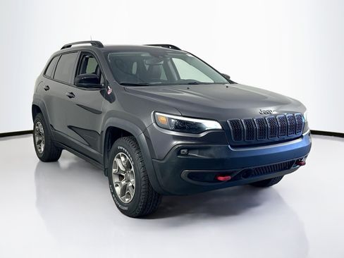 Used 2022 Jeep Cherokee Trailhawk w/ Trailer Tow Group AWD/4WD image 3