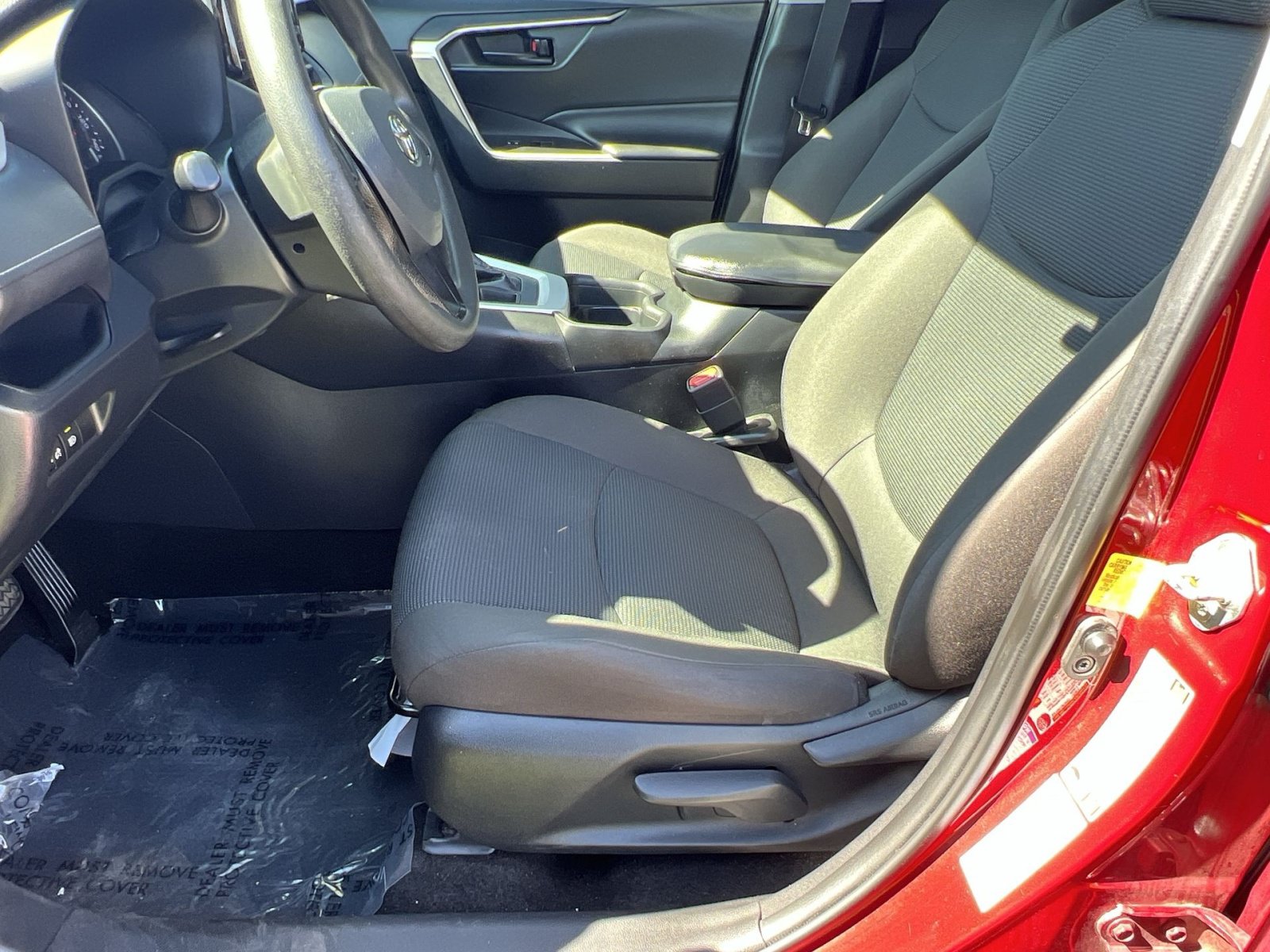 Used 2021 Toyota RAV4 LE AWD/4WD image 10