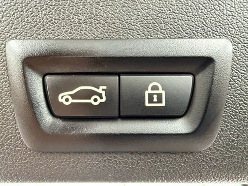 Used 2023 BMW X6 xDrive40i w/ M Sport Package image 14