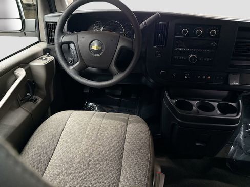 Used 2025 Chevrolet Express 3500 LT w/ LT Preferred Equipment Group RWD image 23