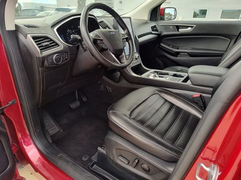 Used 2021 Ford Edge SEL w/ Convenience Package FWD image 2
