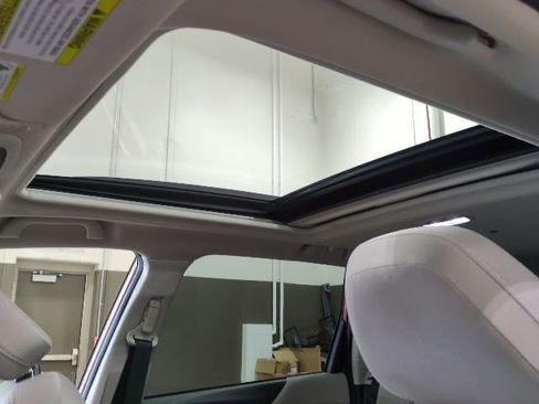 Certified 2023 Subaru Forester Premium image 17