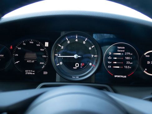 Used 2020 Porsche 911 Carrera image 15