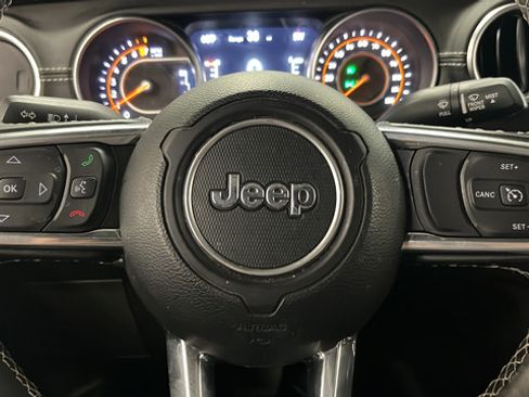 Used 2022 Jeep Gladiator Overland w/ Popular Equipment Package AWD/4WD image 15