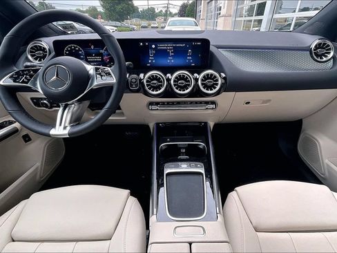 Used 2026 Mercedes-Benz GLA 250 4MATIC image 15