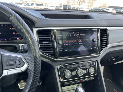 Used 2022 Volkswagen Atlas SEL Premium image 18