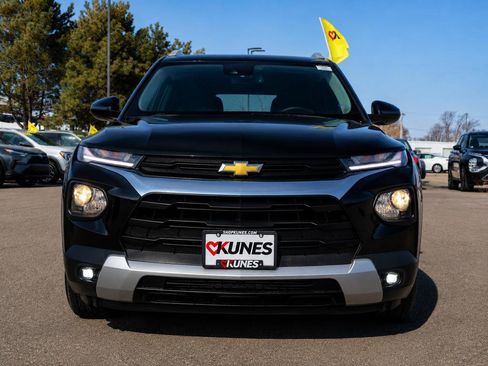 Used 2023 Chevrolet TrailBlazer LT w/ Convenience Package FWD image 3