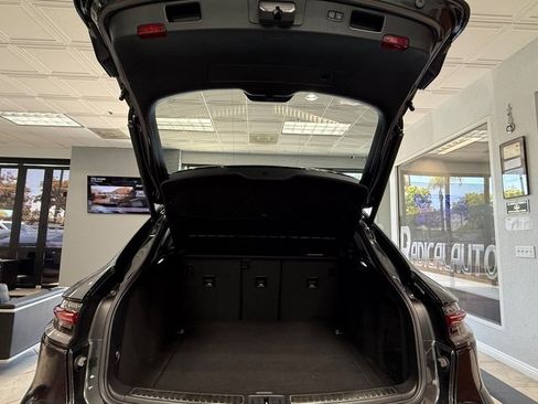 Used 2020 Porsche Macan AWD/4WD image 14