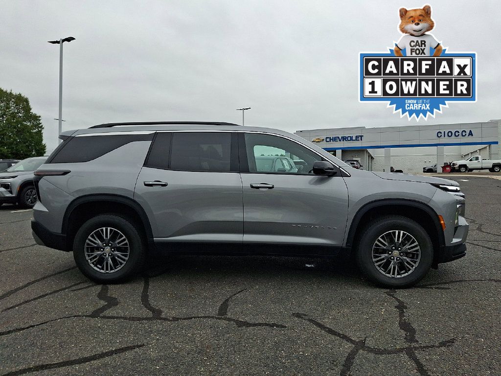 Certified 2024 Chevrolet Traverse LT FWD image 10