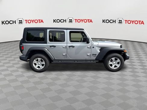 Used 2021 Jeep Wrangler Unlimited Sport AWD/4WD image 9