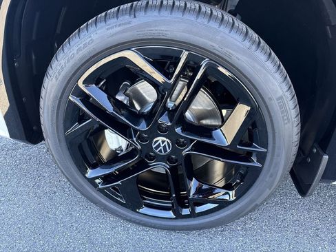 New 2026 Volkswagen Tiguan SE R-Line AWD/4WD image 8