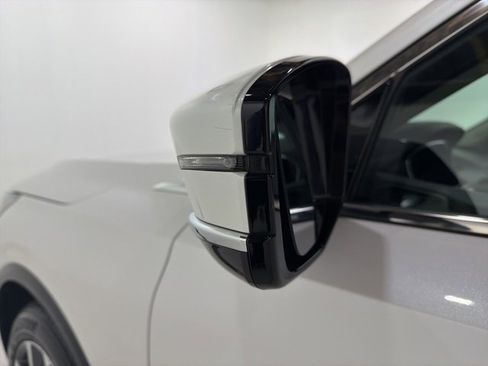 Certified 2023 Acura MDX SH-AWD w/ Technology Package image 9