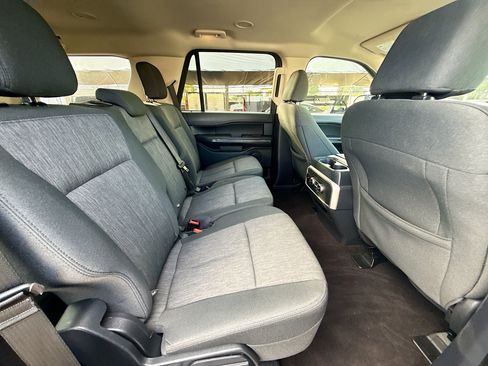 Used 2022 Ford Expedition XLT image 27