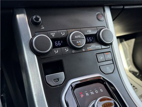 Used 2017 Land Rover Range Rover Evoque SE Premium image 44