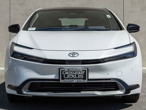 Used 2023 Toyota Prius XLE image 2